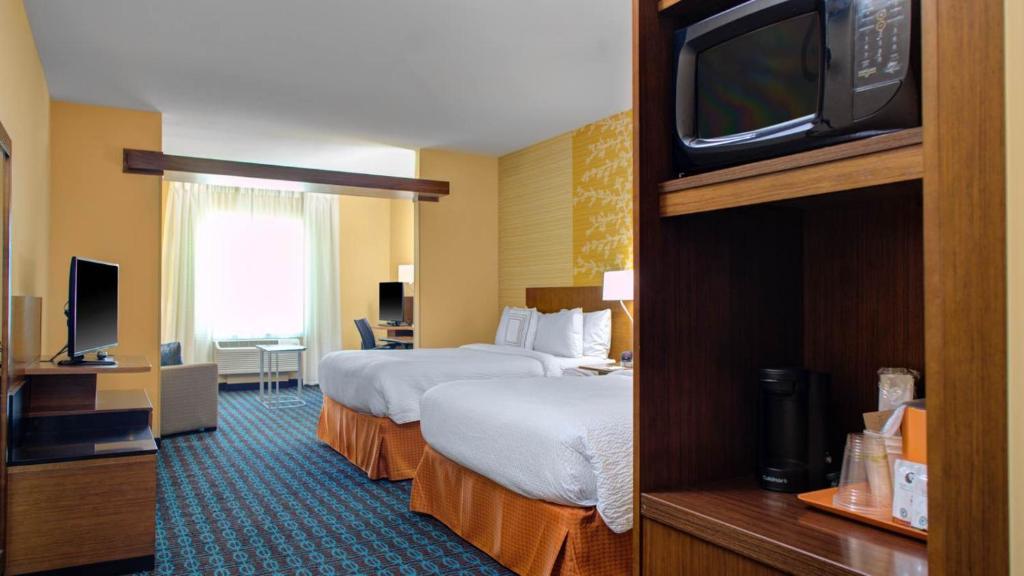 Fairfield by Marriott Hollister - image 2