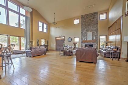 Expansive Hollister Retreat with Deck and Pool Access! - image 9