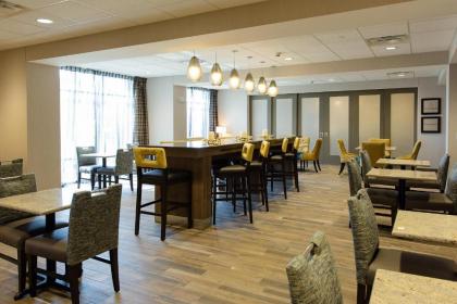 Hampton Inn & Suites Holly Springs - image 15