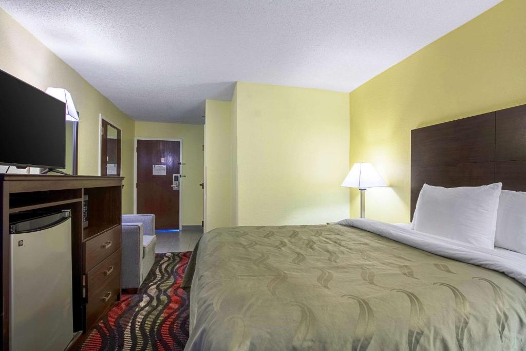 Quality Inn Holly Springs South - image 3