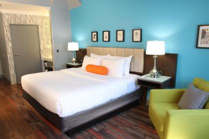 BLVD Hotel & Suites - Walking Distance to Hollywood Walk of Fame - image 15