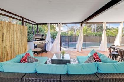 Renovated 5½ Bedroom Home/Heated Pool - image 5