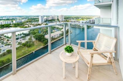 NEW2019 Spacious WaterView CornerSuite 19thFLOOR!