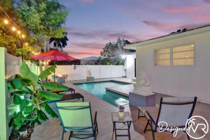 Heated Private Pool 4BR Modern home - image 14