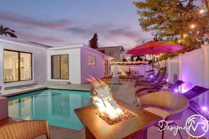 Heated Private Pool 4BR Modern home - image 15