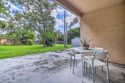 Lovely Home with Patio 3 Mi to Hollywood Beach - image 2