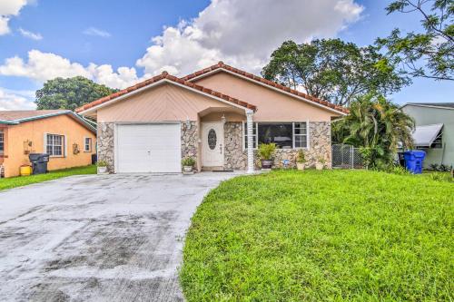 Lovely Home with Patio 3 Mi to Hollywood Beach - image 3