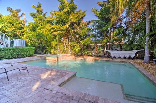 Holmes Beach Family Home with Private Pool and 3 Decks! - image 5