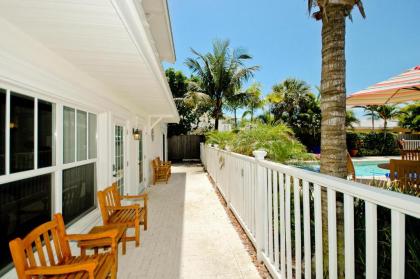 Mainsail Beach Inn on Holmes Beach - image 17