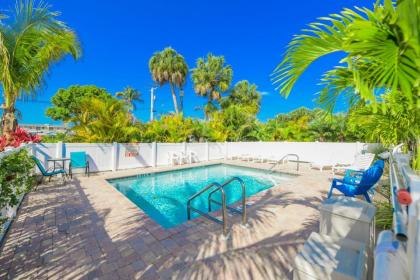 Driftwood Villas by AmI Locals Holmes Beach Florida