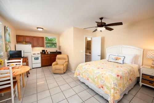 Cedar Cove Resort & Cottages - image 2