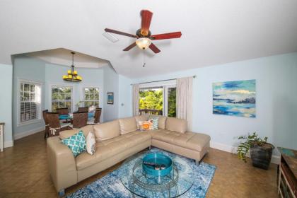 4 bed 3 bath Heated pool & spa SONOS Sound System Close to beach shops and restaurants - image 7