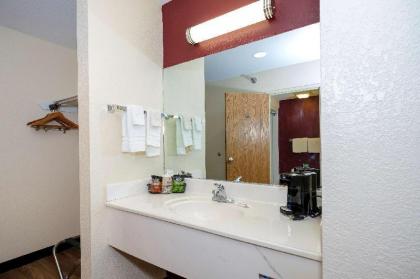 Red Roof Inn Holton - image 14