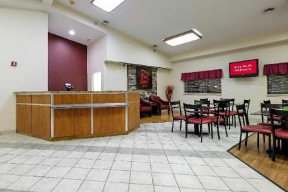 Red Roof Inn Holton - image 2