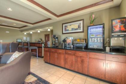 Cobblestone Inn & Suites - Holyoke - image 15