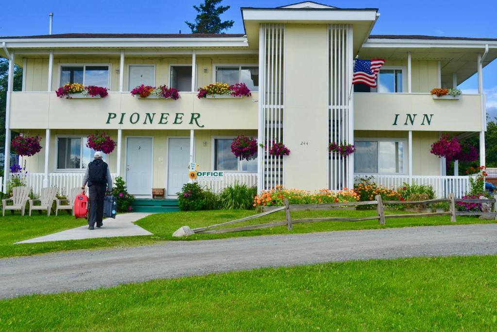 Pioneer Inn Downtown - image 4