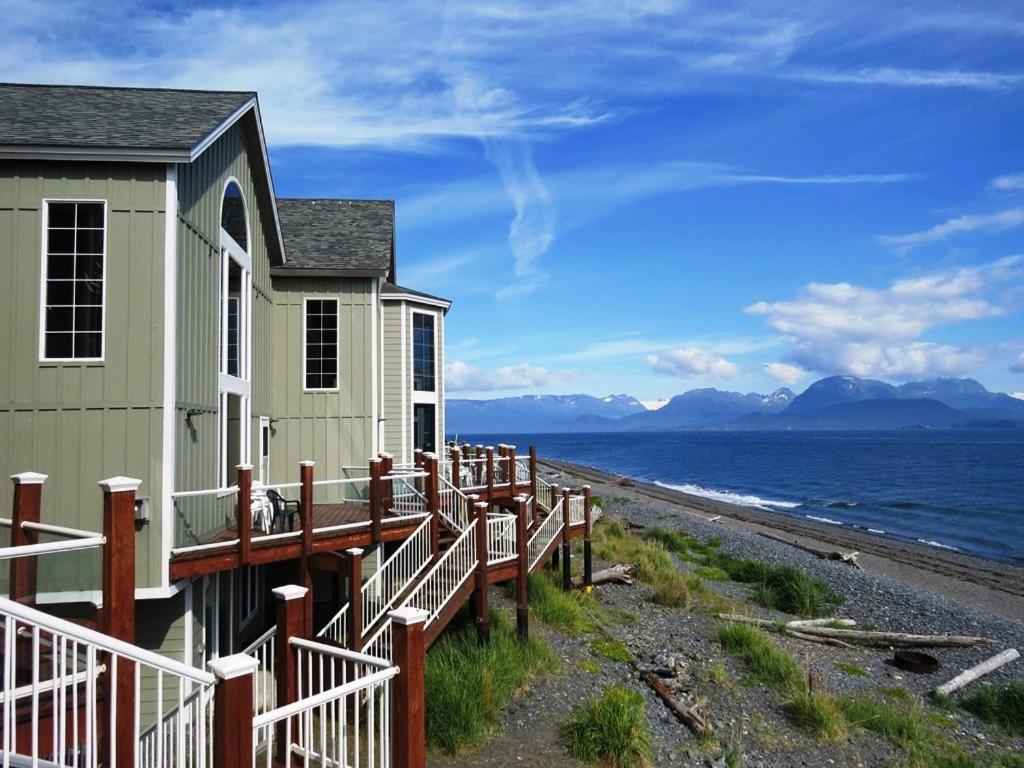 Otter Beach Lodges - main image