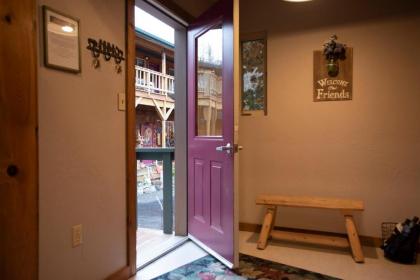 Bear Creek Winery and Lodging - image 6