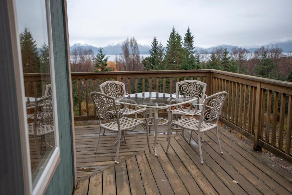 Bear Creek Winery and Lodging - image 7