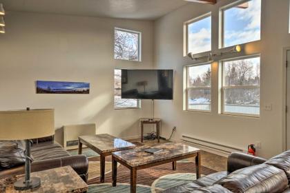 Pet-Friendly Duplex with Northern Lights Aurora View - image 9