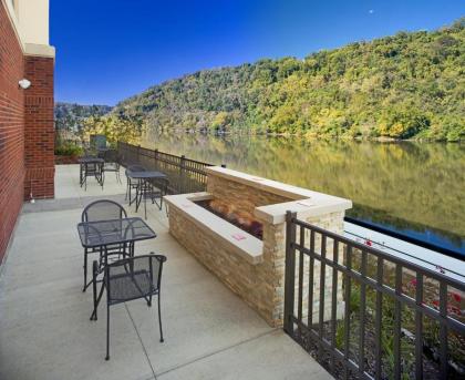 Hampton Inn & Suites Pittsburgh Waterfront West Homestead - image 1