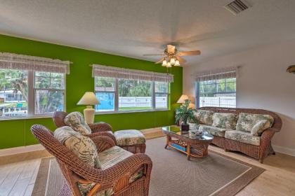 Colorful Canalfront Home - Boat Dock Deck Kayaks - image 13