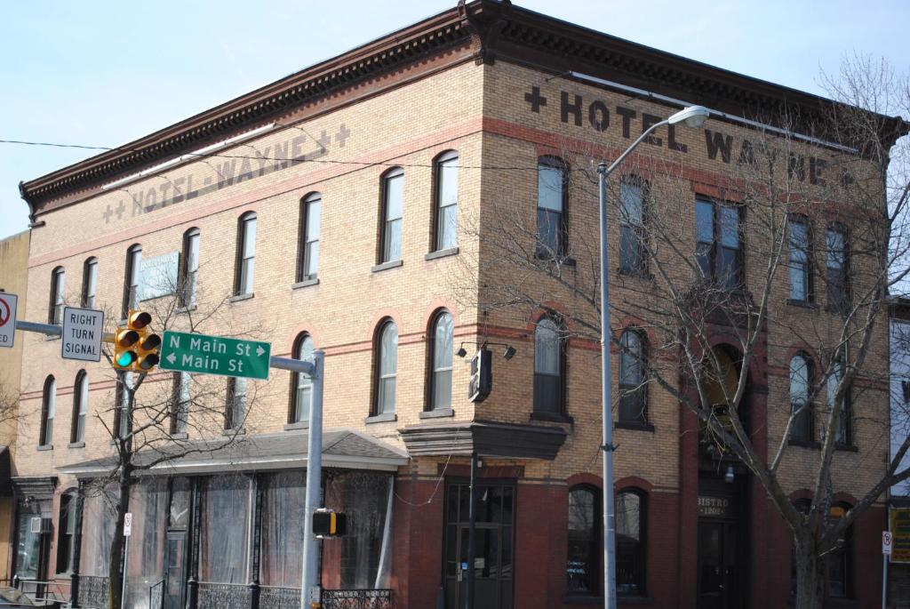 Hotel Wayne - main image