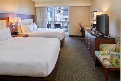 DoubleTree by Hilton Alana - Waikiki Beach - image 2