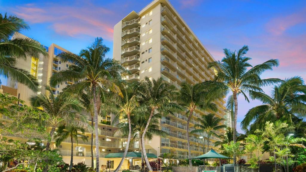 Courtyard by Marriott Waikiki Beach - main image