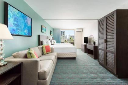 Courtyard by Marriott Waikiki Beach - image 3