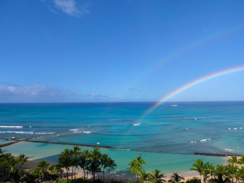 Waikiki Beach Tower - main image