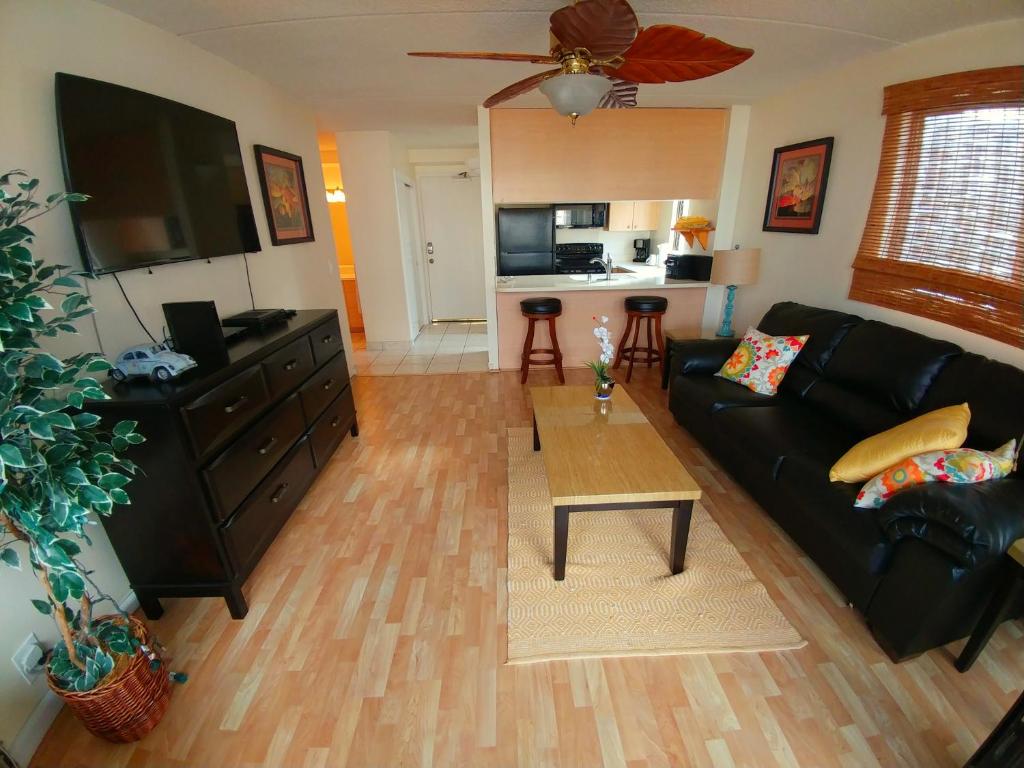 Royal Kuhio - Large 1 bedroom Apartment - main image