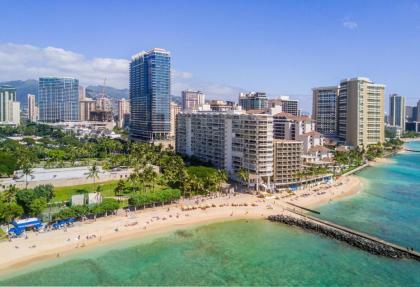 Waikiki Shore 305 (beachfront/balcony) - image 3