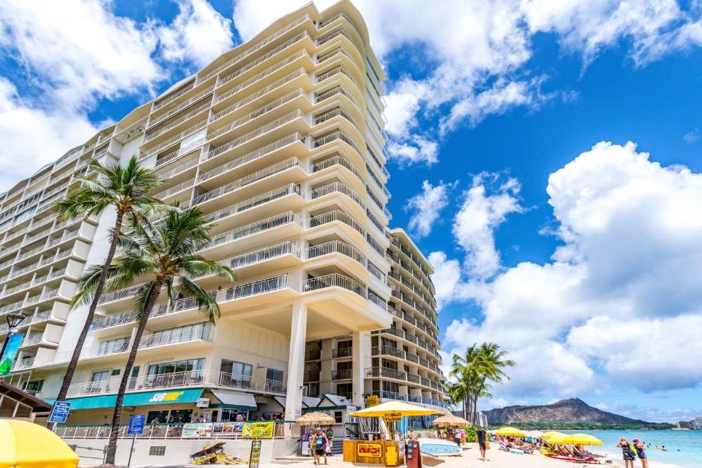 Waikiki Shore 1116 Beachfront - main image