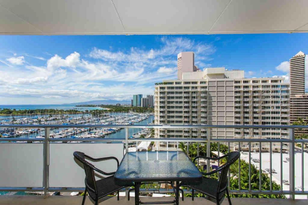 Ilikai Tower 1233 Yacht Harbor View 1BR - main image