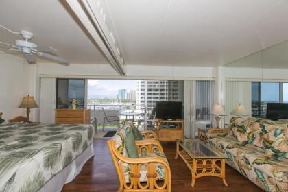 Ilikai Tower 633 Yacht Harbor View 1BR - image 3