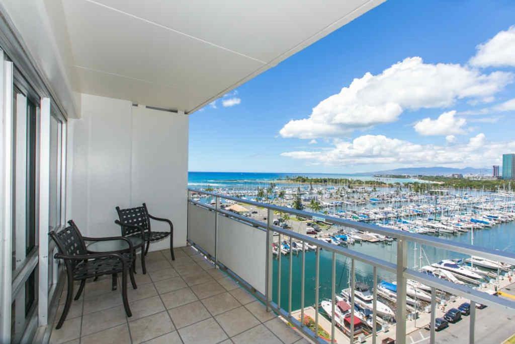 Ilikai Tower 1041 Yacht Harbor View 1BR - image 2