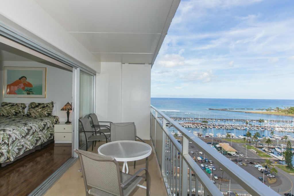 Ilikai Tower 1841 Yacht Harbor View 1BR - main image