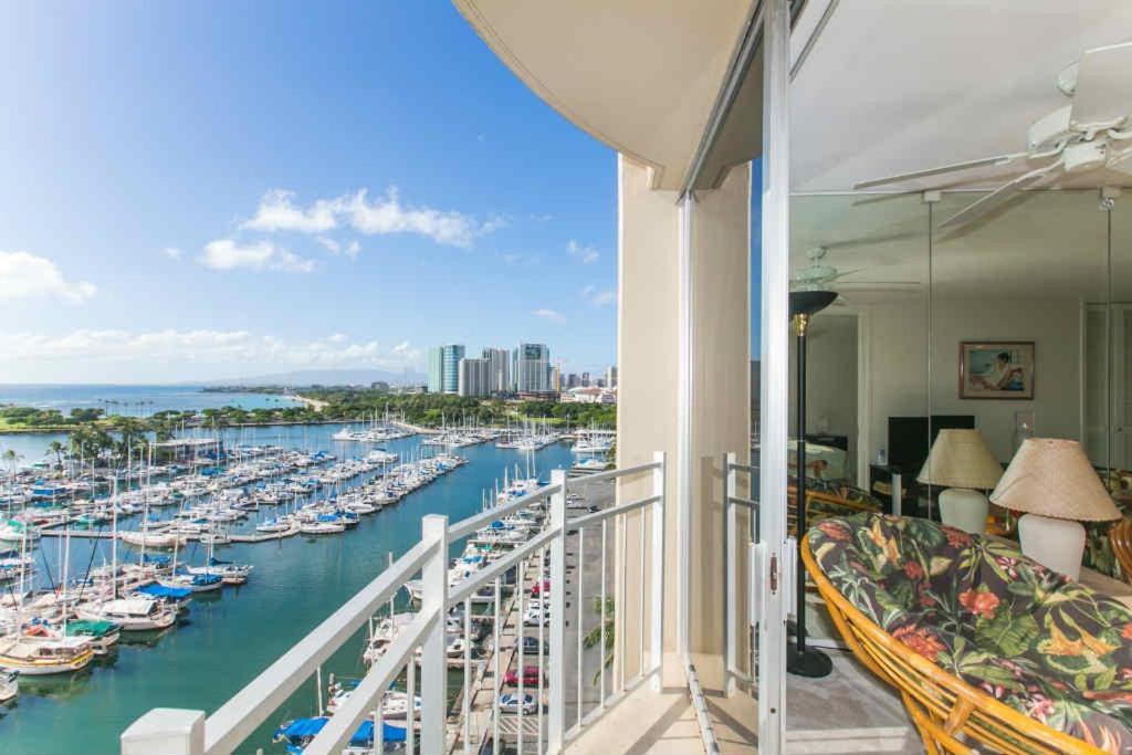 Ilikai Marina 1394 Yacht Harbor View 1BR - image 2