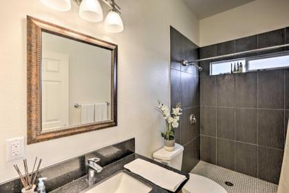 Remodeled Honolulu Apartment with Courtyard Downtown! - image 17