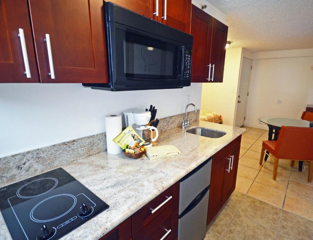 Kuhio Village 1201R Newly Renovated Waikiki Stay - main image