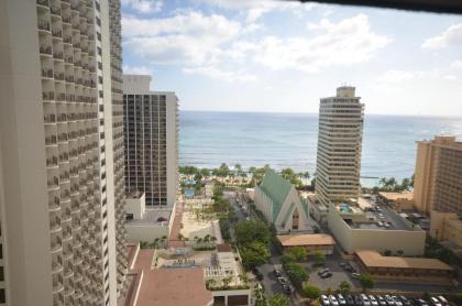 Romantic Waikiki Banyan 2513 with Ocean and Diamond Head Views and Free Parking! - image 5