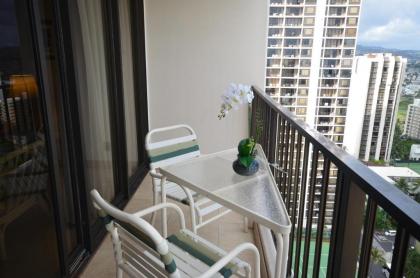 Romantic Waikiki Banyan 2513 with Ocean and Diamond Head Views and Free Parking! - image 9