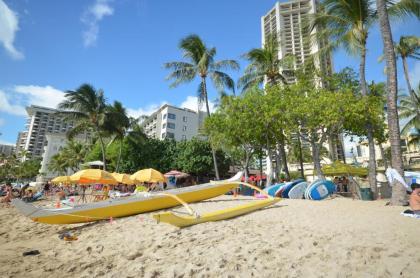 Sea Shore 75 Steps from Waikiki Beach and Sleeps 1 - 3! - image 15