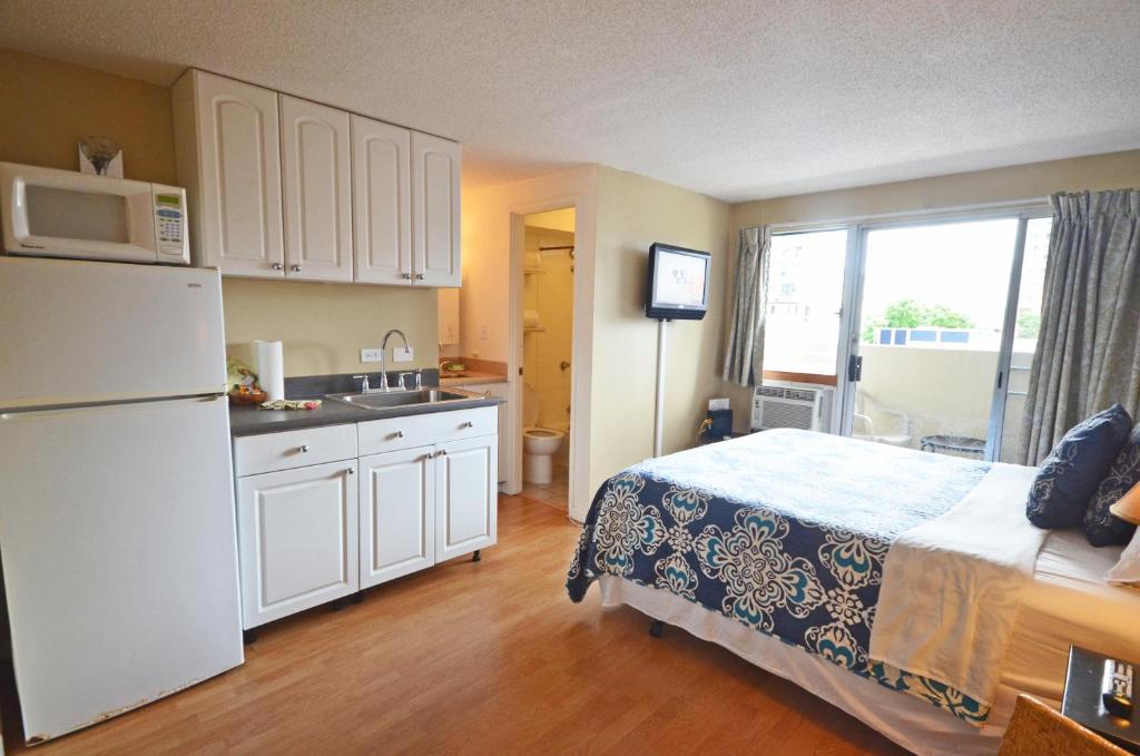 Kuhio Village 510 KING Bed with Renovated Kitchenette - main image