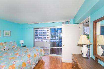 Ilikai Tower 409 Condo - Steps from Ala Moana Beach Park! - image 3