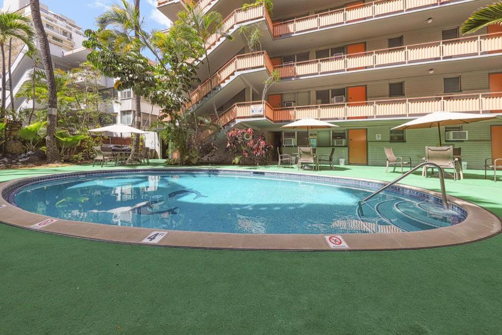 Royal Waikiki Penthouses - image 2