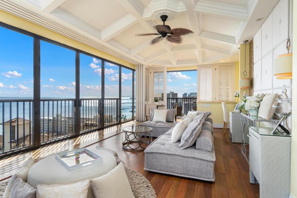 Oceanview Penthouse Suite - main image