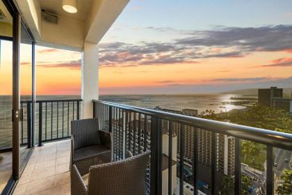 Oceanview Penthouse Suite - image 10