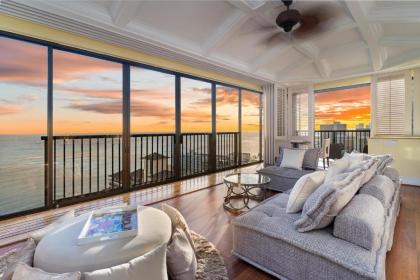 Oceanview Penthouse Suite - image 13